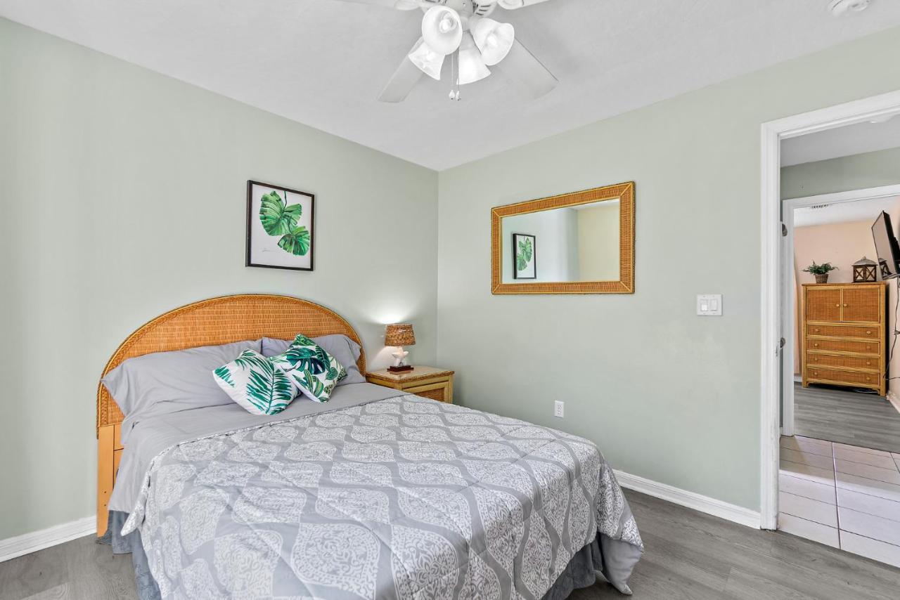 Surfside Paradise Retreat - 3Br And 2Ba Duplex, Grill, Dog Friendly - Close To The Beach! Melbourne Dış mekan fotoğraf